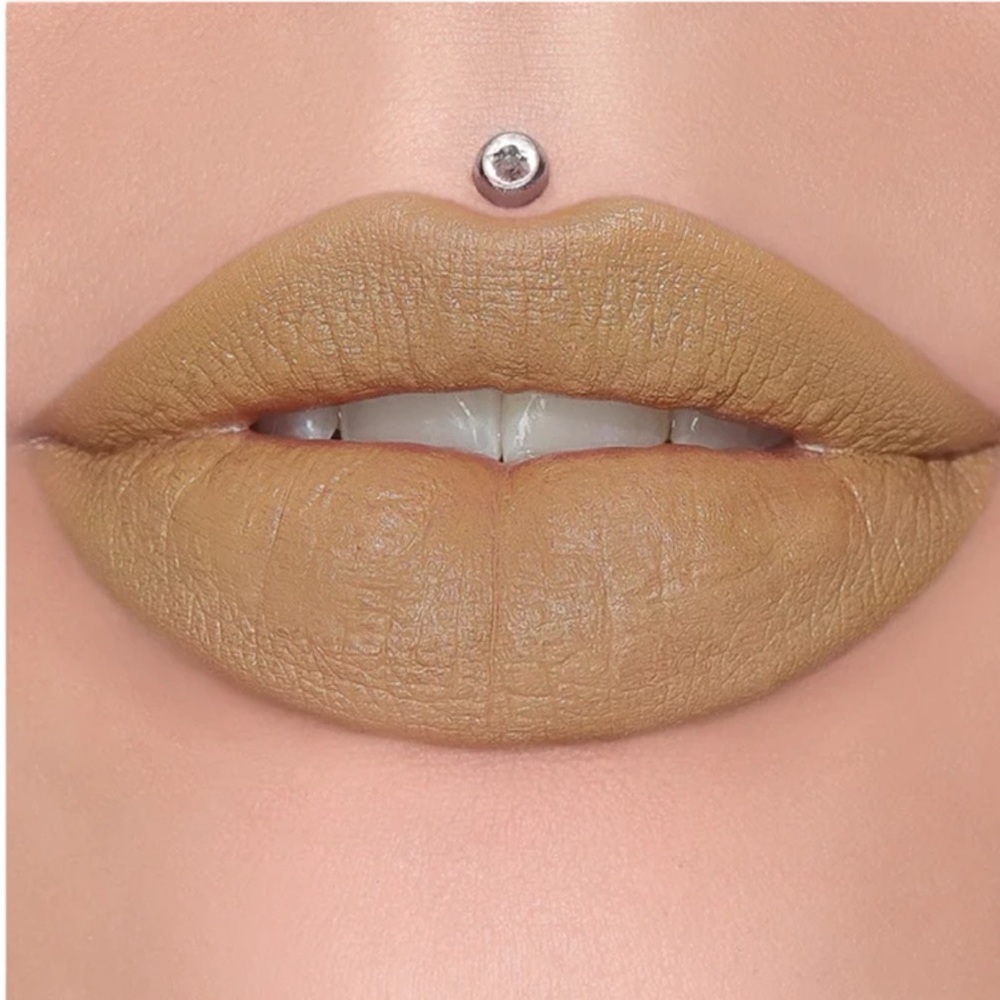 Jeffree Star “Unphazed” Velvet Trap Lipstick